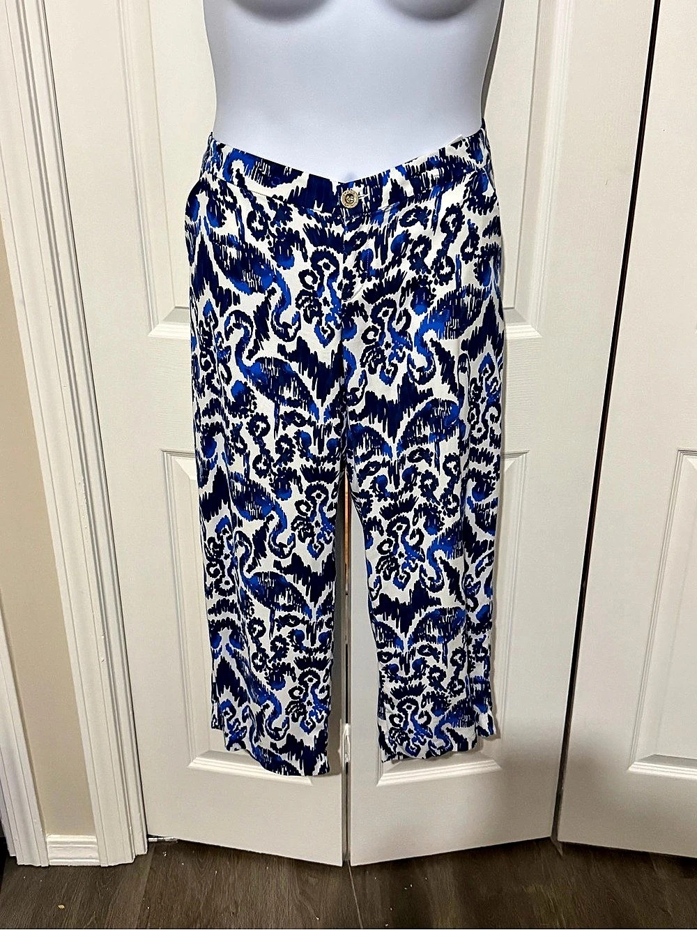Lily Pulitzer Lela Cropped Pants in Blue & White Like New 8